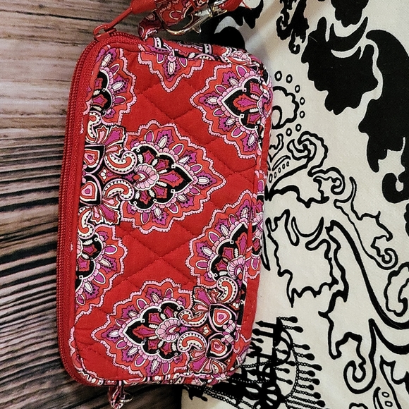 Vera Bradley Wristet - Picture 2 of 7